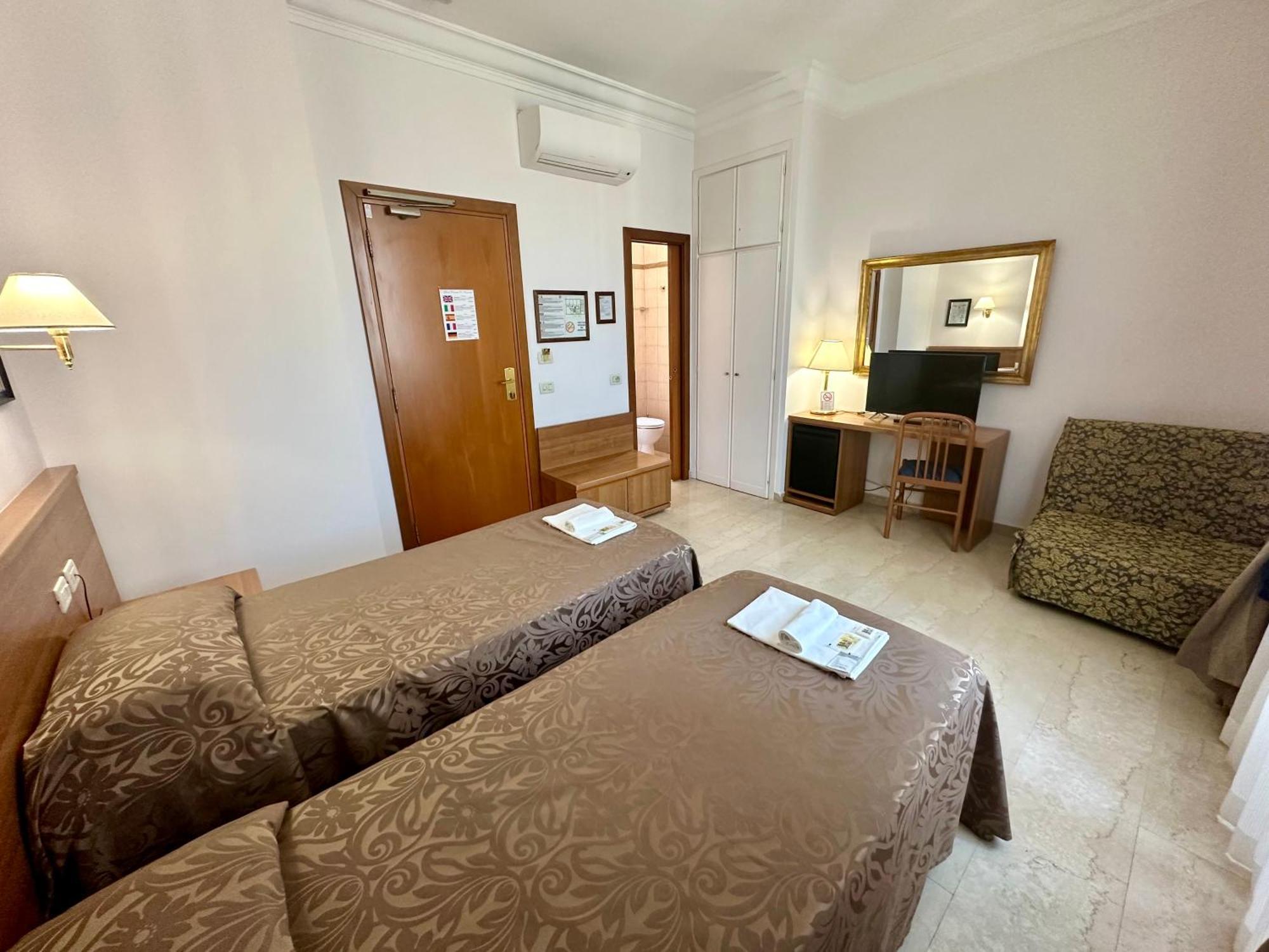 Hotel Principe Di Piemonte Rome Bagian luar foto