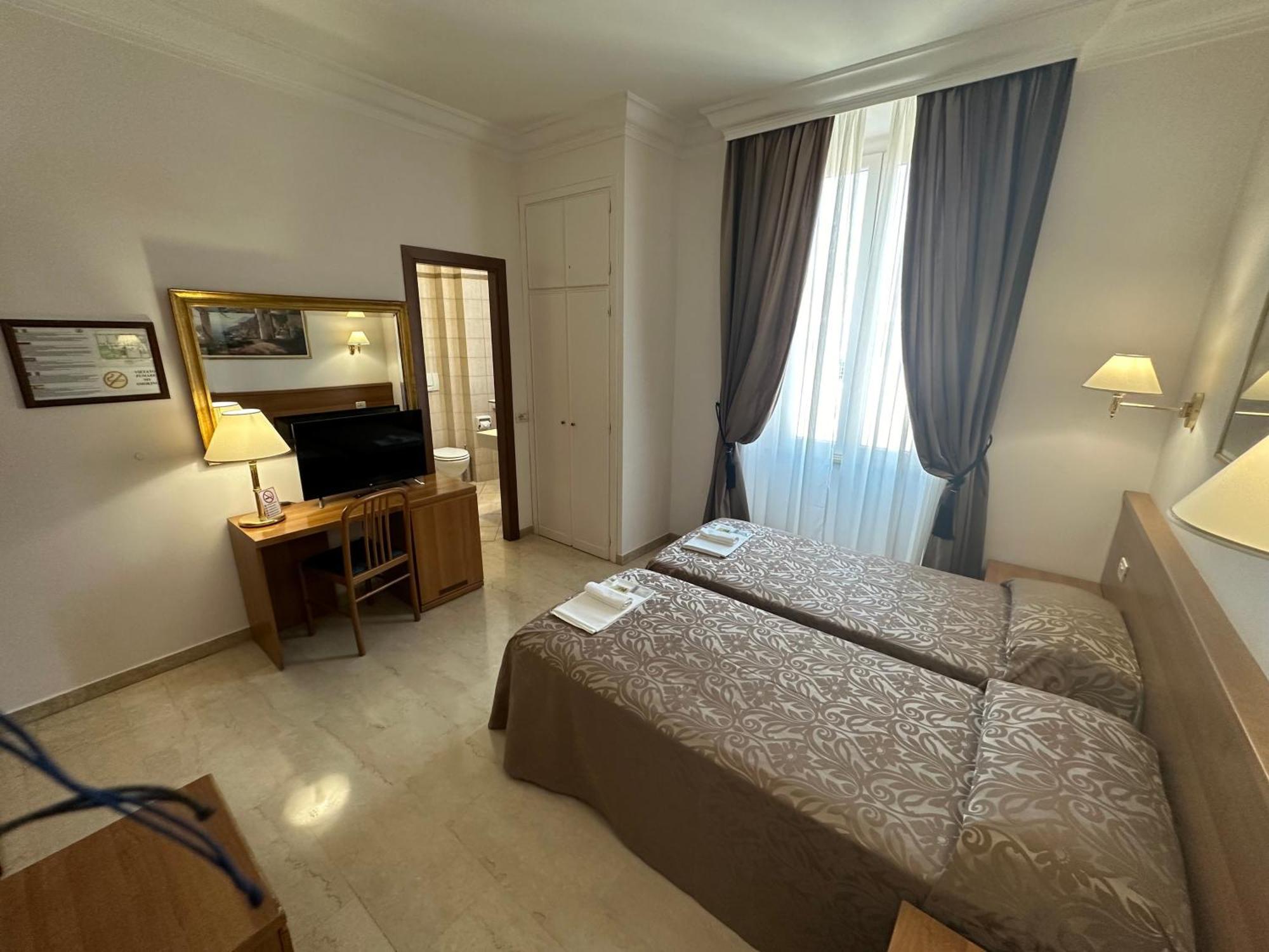 Hotel Principe Di Piemonte Rome Bagian luar foto